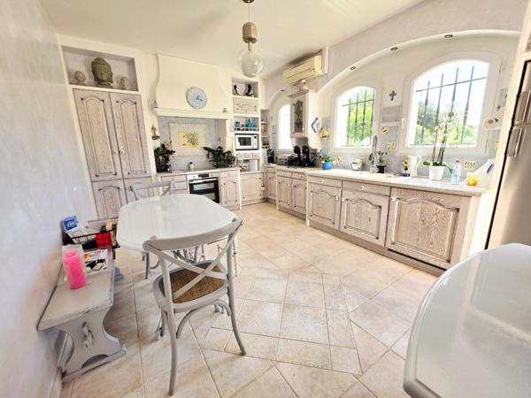 Grande propriété 5 chambres très fort potentiel