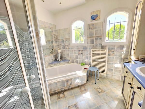 Grande propriété 5 chambres très fort potentiel