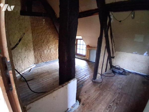 MAISON A RENOVER 100 m² - 5 pièces - sur terrain de 3125 m²