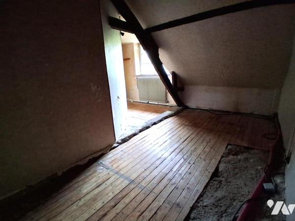 MAISON A RENOVER 100 m² - 5 pièces - sur terrain de 3125 m²