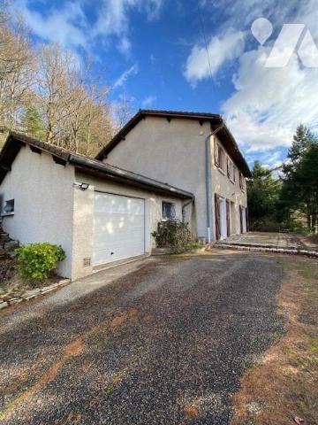 Exclusivité, une villa individuelle datant de 1978, construction en moellons et crépi, d’une sur