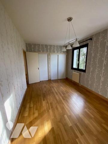 Exclusivité, une villa individuelle datant de 1978, construction en moellons et crépi, d’une sur