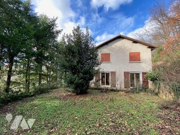 Exclusivité, une villa individuelle datant de 1978, construction en moellons et crépi, d’une sur