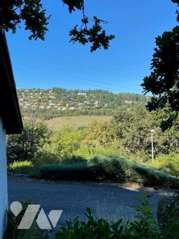 Exclusivité, une villa individuelle datant de 1978, construction en moellons et crépi, d’une sur