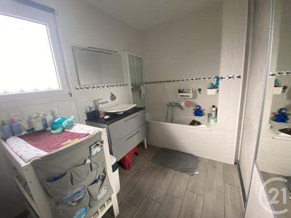 Maison à vendre  7 pièces - 148 m 2   PUILBOREAU  - 17