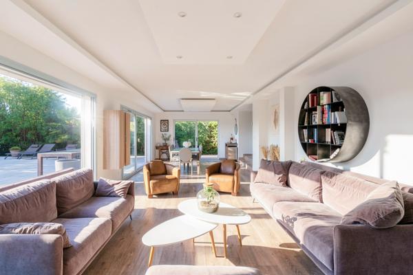 Maison
         7 pièces
        - 285 m² Bien prestige 890 000 € *