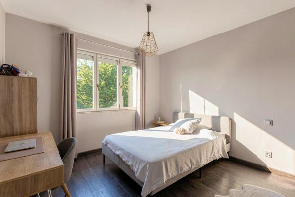 Maison
         7 pièces
        - 285 m² Bien prestige 890 000 € *