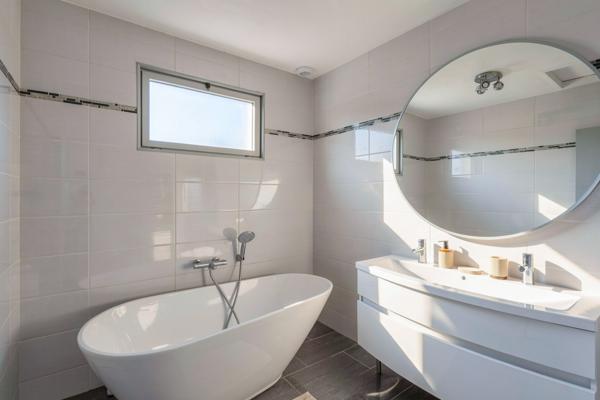 Maison
         7 pièces
        - 285 m² Bien prestige 890 000 € *