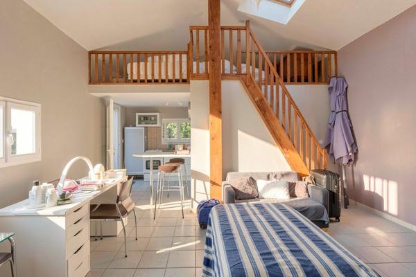 Maison
         7 pièces
        - 285 m² Bien prestige 890 000 € *