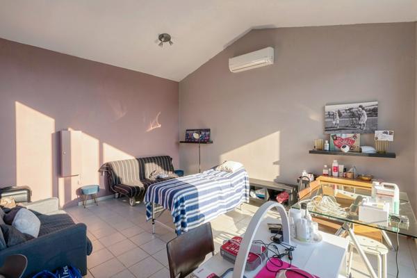 Maison
         7 pièces
        - 285 m² Bien prestige 890 000 € *