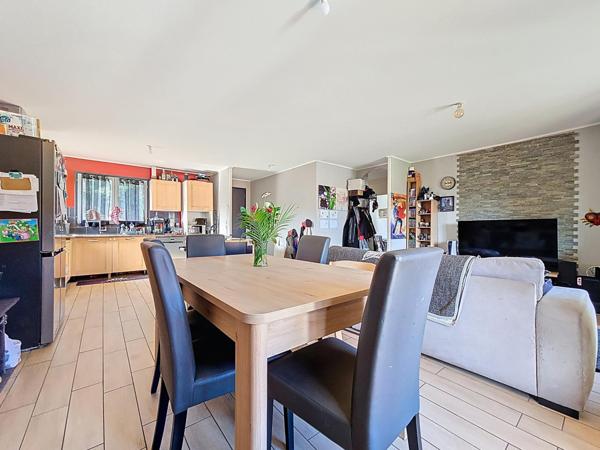 Bel ensemble immobilier sur les hauteurs offrant de multiples possibilités