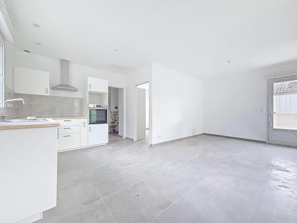 Bel ensemble immobilier sur les hauteurs offrant de multiples possibilités