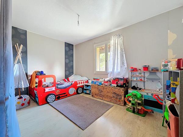 Bel ensemble immobilier sur les hauteurs offrant de multiples possibilités