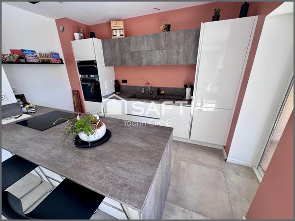 Maison familiale T6 210 m² rénovés avec jardin, piscine et garage