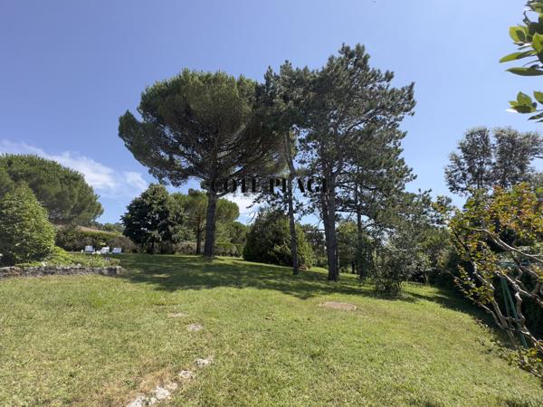 Saint-Palais-sur-Mer (17420) SAINT PALAIS / MER proche plage villa avec terrain boisé de 4400 m2 - AU PRIX DE VENTE DE 1.155.000 € HAI