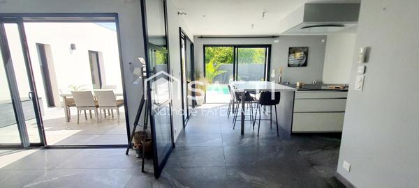 Maison contemporaine  3 chambres avec piscine