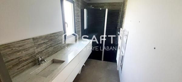 Maison contemporaine  3 chambres avec piscine