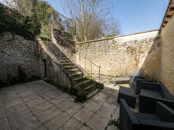 Immeuble à vendre à Chalais (16210) - Charente