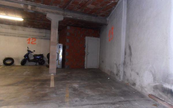 Stationnement à louer    Prades