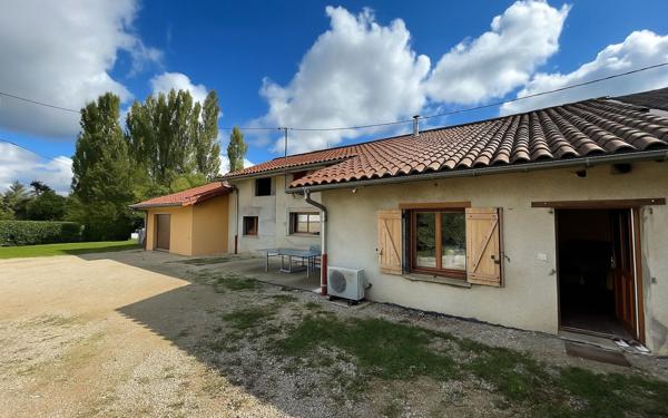 Maison à vendre    4 pièces •  Saint-Étienne-du-Bois