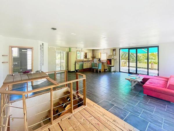 Maison atypique 7 pièces avec piscine