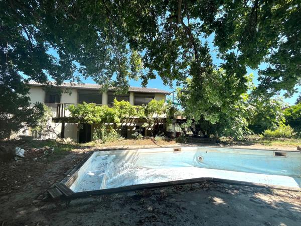 Maison atypique 7 pièces avec piscine