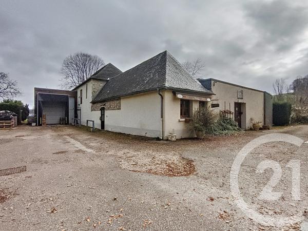 à vendre  500 m2 MOULIS - 09