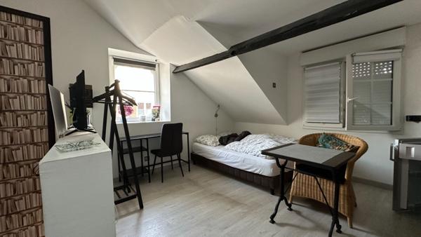 Studio meublé à louer, de 25 m2, situé en centre ville de Compiègne,