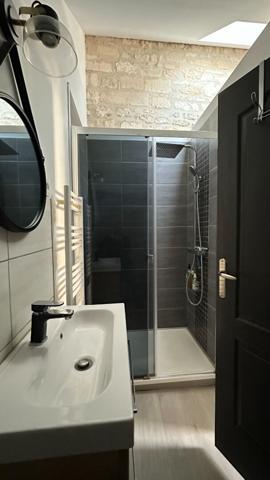 Studio meublé à louer, de 25 m2, situé en centre ville de Compiègne,