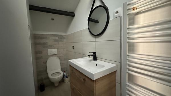 Studio meublé à louer, de 25 m2, situé en centre ville de Compiègne,