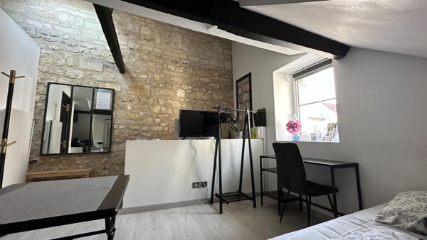 Studio meublé à louer, de 25 m2, situé en centre ville de Compiègne,