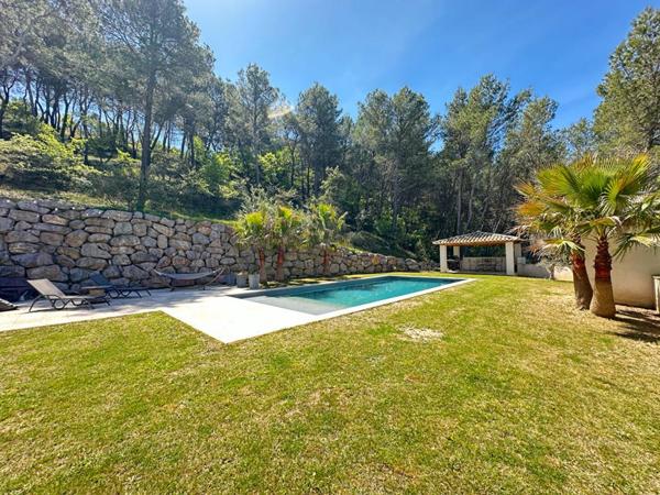 Rognes Villa Rénovée d'Exception sur 2 Hectares avec Piscine et Vue Nature