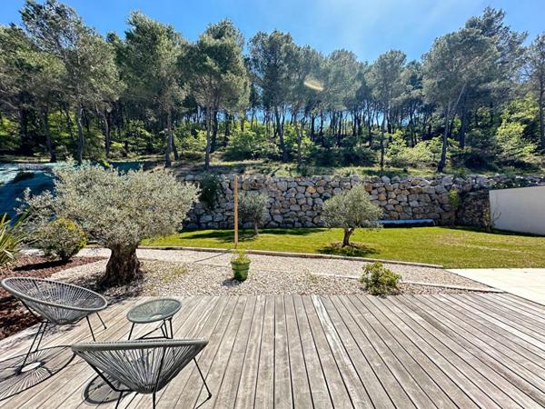 Rognes Villa Rénovée d'Exception sur 2 Hectares avec Piscine et Vue Nature
