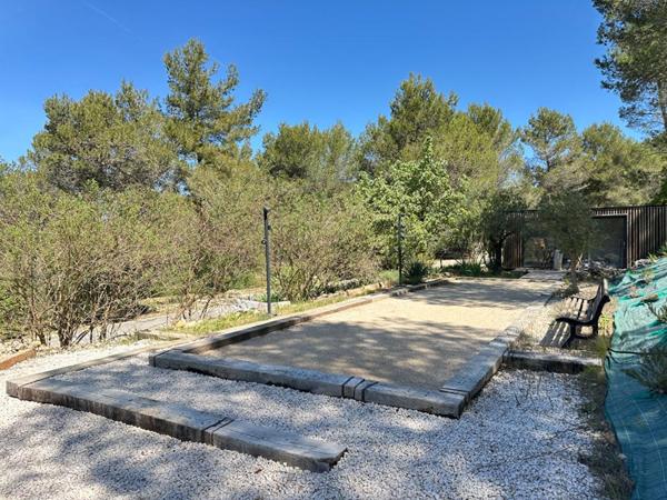 Rognes Villa Rénovée d'Exception sur 2 Hectares avec Piscine et Vue Nature