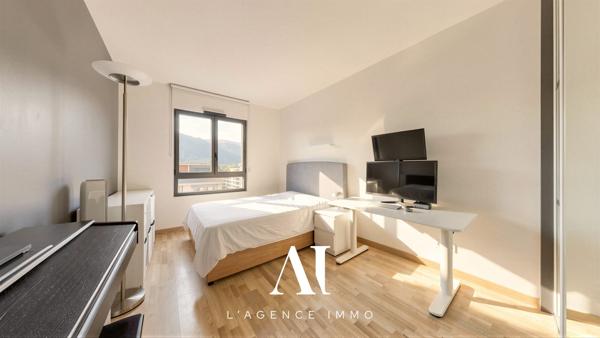 Appartement T4 de 130 m² Park Jean Monnet étage 6/7 Balcon Garage double Saint-Genis-Pouilly 01630