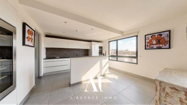 Appartement T4 de 130 m² Park Jean Monnet étage 6/7 Balcon Garage double Saint-Genis-Pouilly 01630
