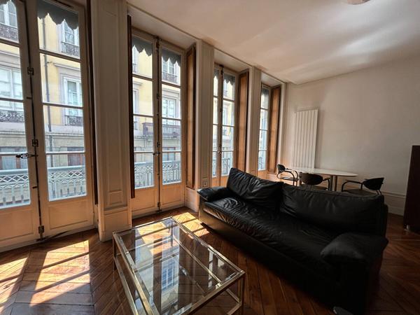 Appartement 1 pièce 51 m² LYON