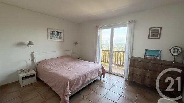 Maison à vendre  6 pièces - 161,39 m 2   PELLEAUTIER  - 05
