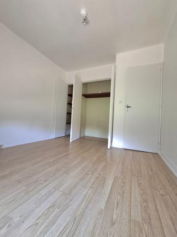 À vendre - Maison individuelle, 4 pièces située à Aigné (72650)
