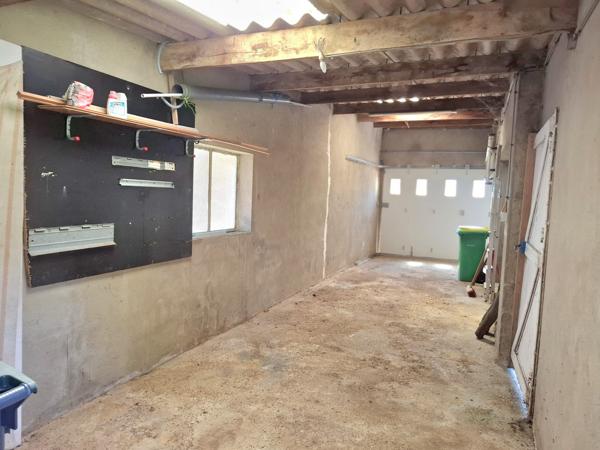 À vendre - Maison individuelle, 4 pièces située à Aigné (72650)