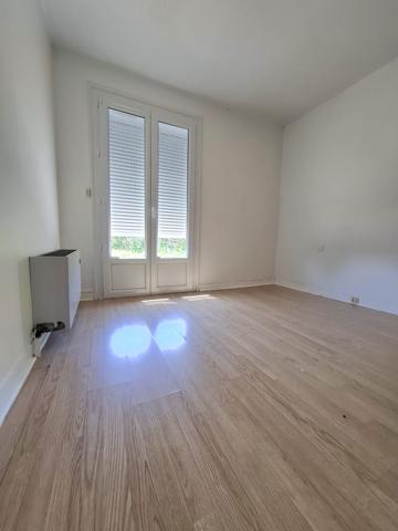 À vendre - Maison individuelle, 4 pièces située à Aigné (72650)