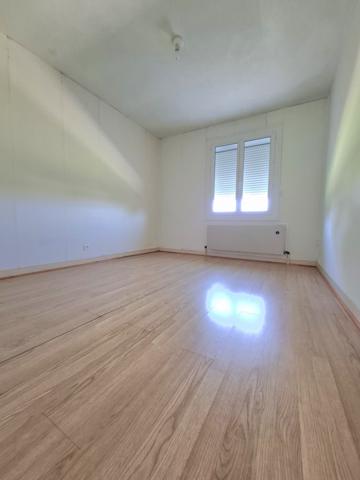 À vendre - Maison individuelle, 4 pièces située à Aigné (72650)