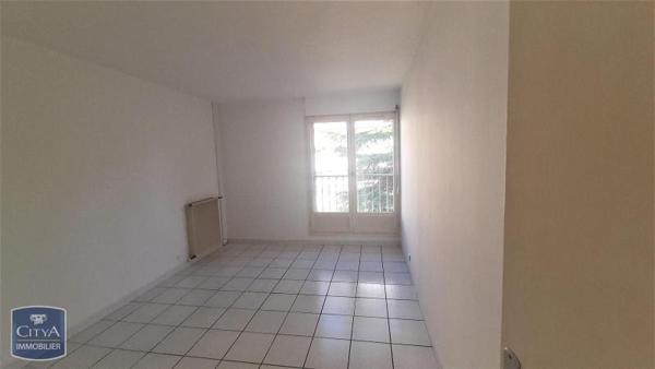 Appartement à louer 3 pièces 73.2m²