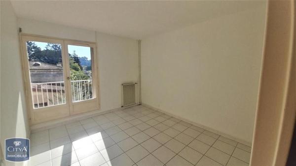 Appartement à louer 3 pièces 73.2m²