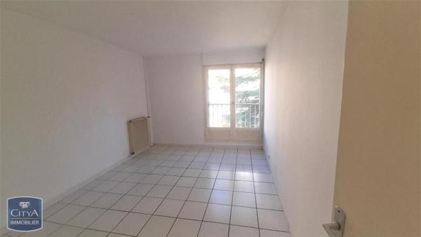 Appartement à louer 3 pièces 73.2m²