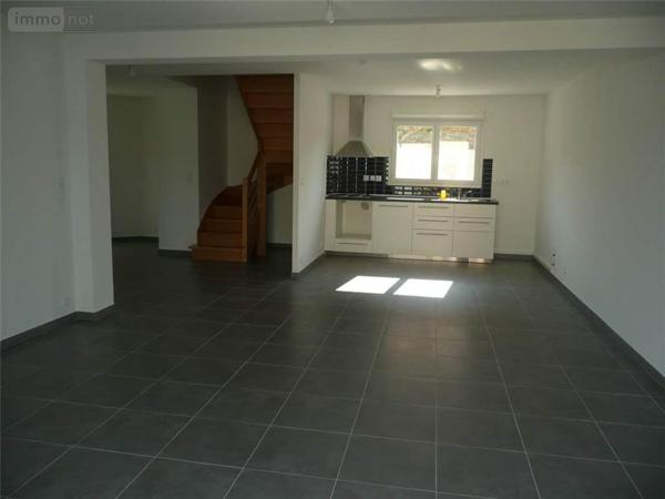 Maison individuelle à louer à Dole dans le Jura (39100), ref : 033/2698