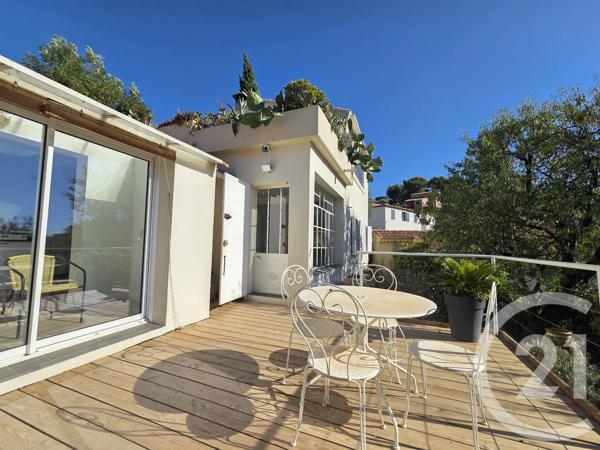 Maison à vendre  5 pièces - 123 m 2   OLLIOULES  - 83