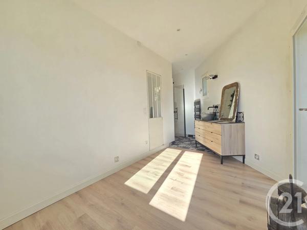 Maison à vendre  5 pièces - 123 m 2   OLLIOULES  - 83