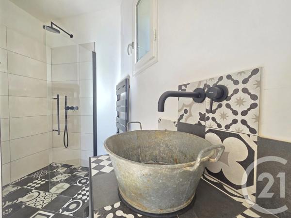 Maison à vendre  5 pièces - 123 m 2   OLLIOULES  - 83