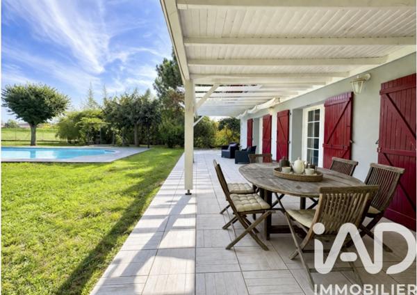 Maison à vendre 7 pièces 210 m² Tournefeuille